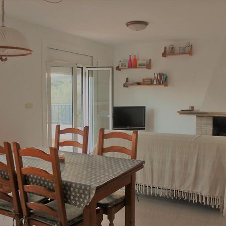Llança Apartament Amb Terrassa I Parking מראה חיצוני תמונה