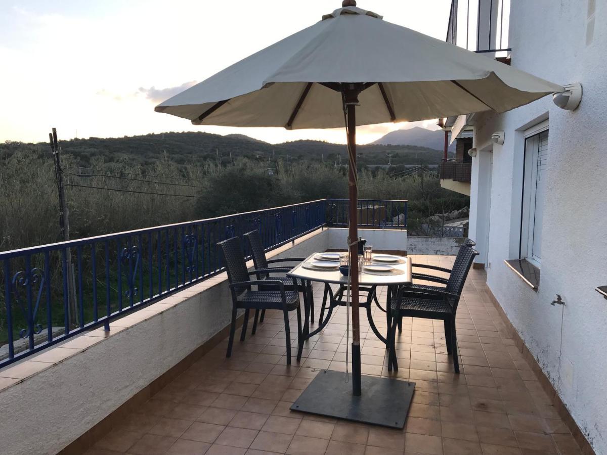 Llança Apartament Amb Terrassa I Parking מראה חיצוני תמונה